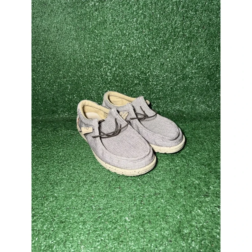 Hey Dude Wally Men Size 8 Grey Slip On Lightweight Shoe Comfort Sneaker